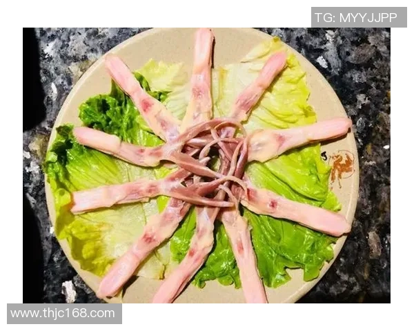 足球明星背后的戏剧人生与场上风采的精彩交织